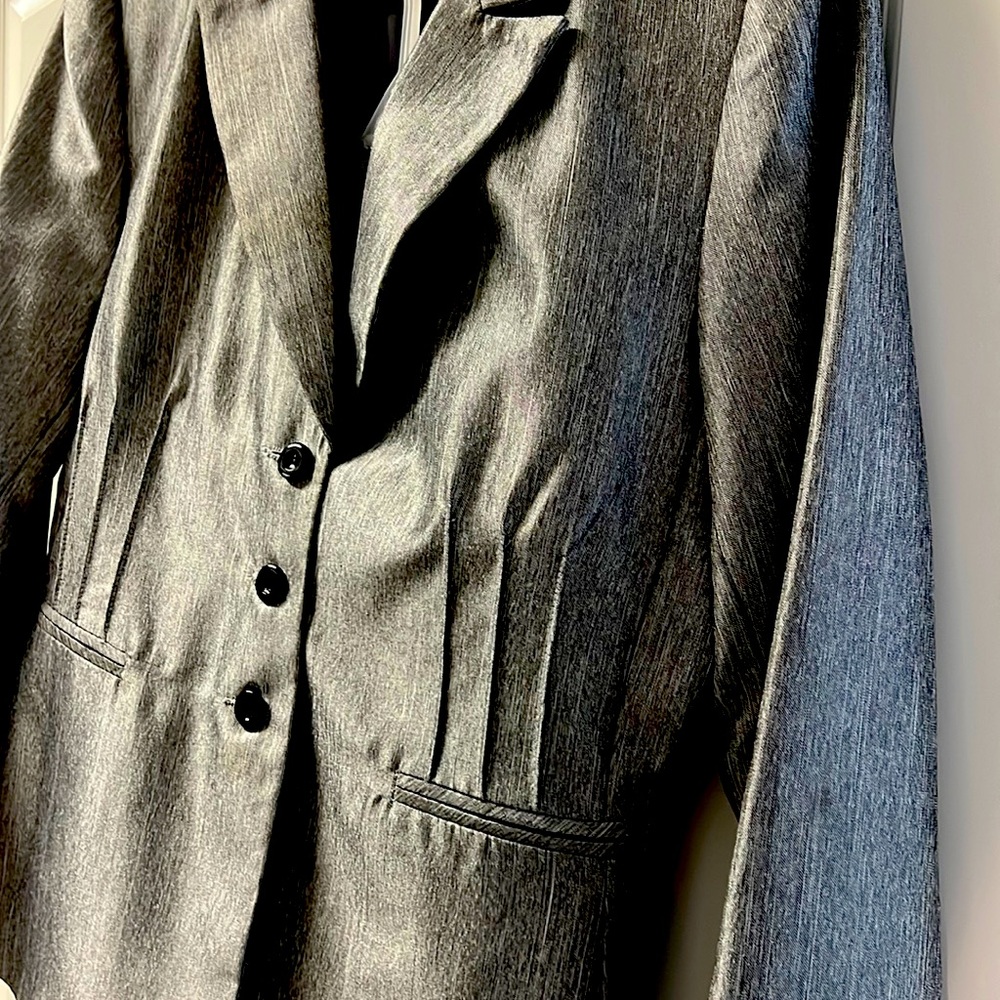 Gray pants suit